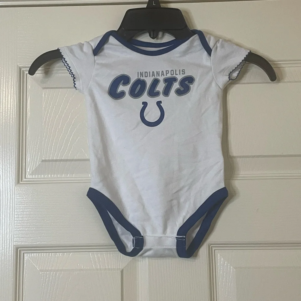 NFL Indianapolis Colts Bayb Bodysuit Set Size: 12 Months